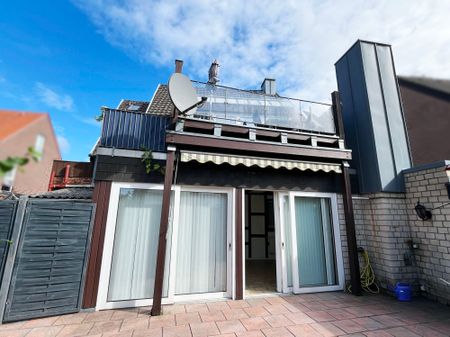 Rückansicht - Westansicht - Wintergarten/EG + Dachterrasse/DG